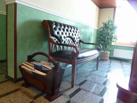 Maetok Country Club Hotel Petrove Bagian luar foto
