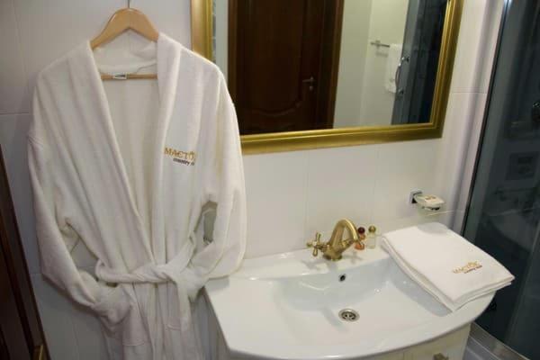 Maetok Country Club Hotel Petrove Bagian luar foto